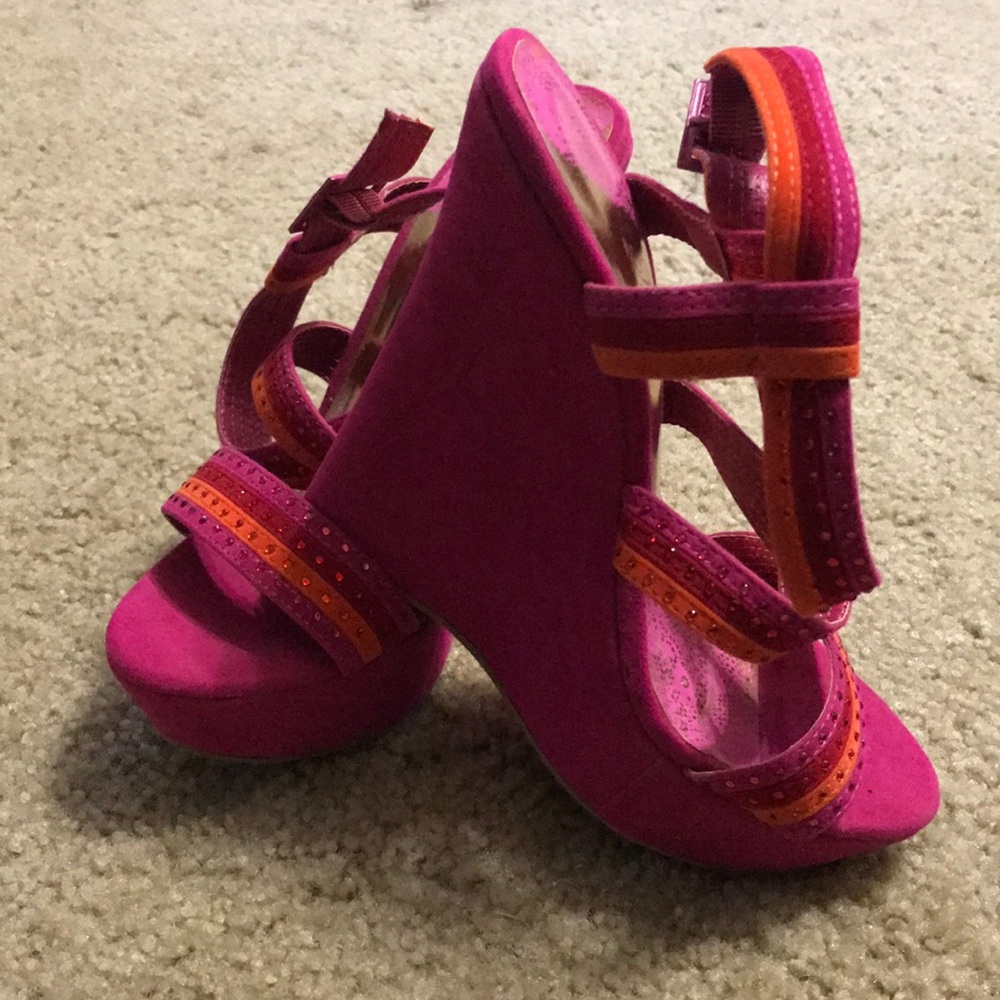 Pink and orange wedges